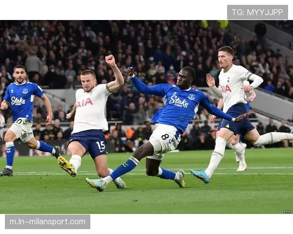 埃弗顿迎战伯恩利保级战 防守反击策略定胜负